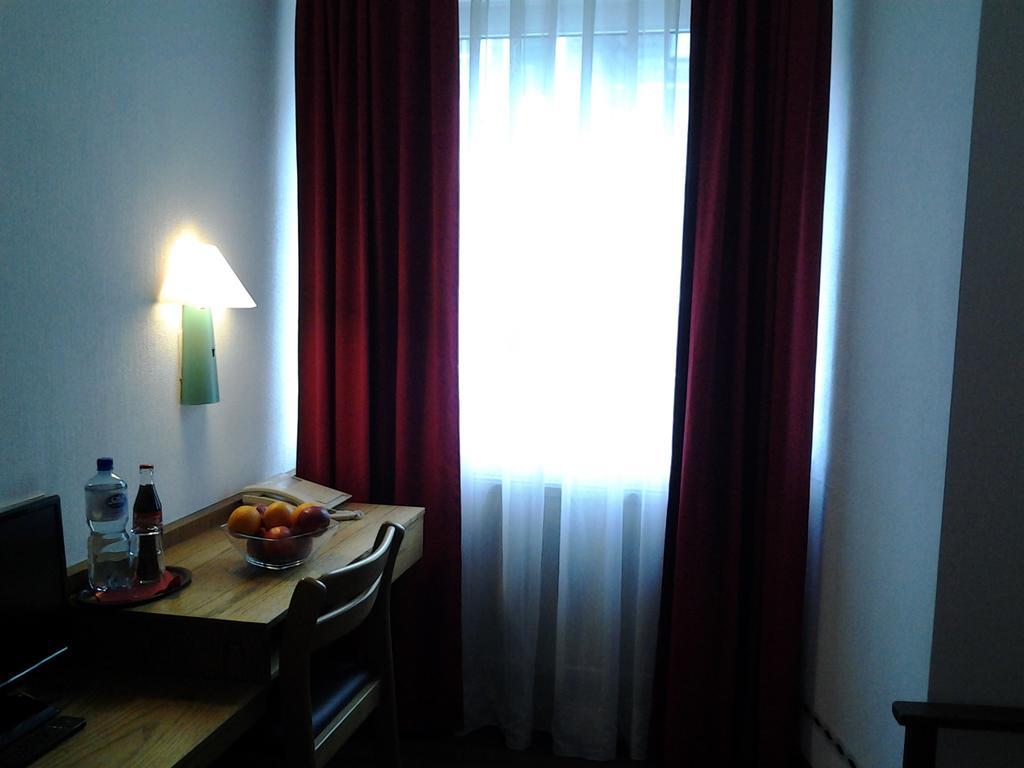 S&L Hotel نيوس المظهر الخارجي الصورة