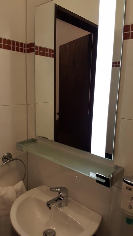 S&L Hotel نيوس المظهر الخارجي الصورة