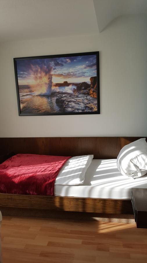 S&L Hotel نيوس المظهر الخارجي الصورة